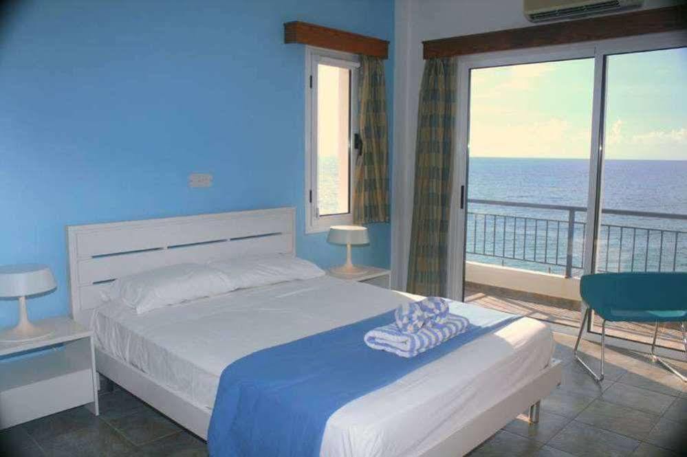 Blue Coral Beach Villas Paphos Exterior photo