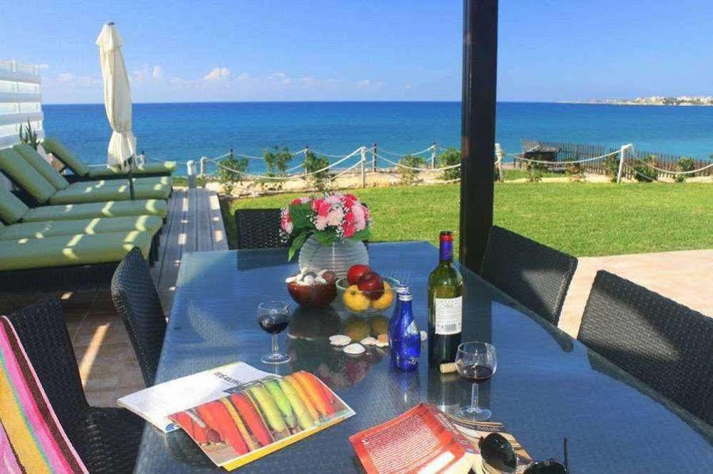 Blue Coral Beach Villas Paphos Exterior photo