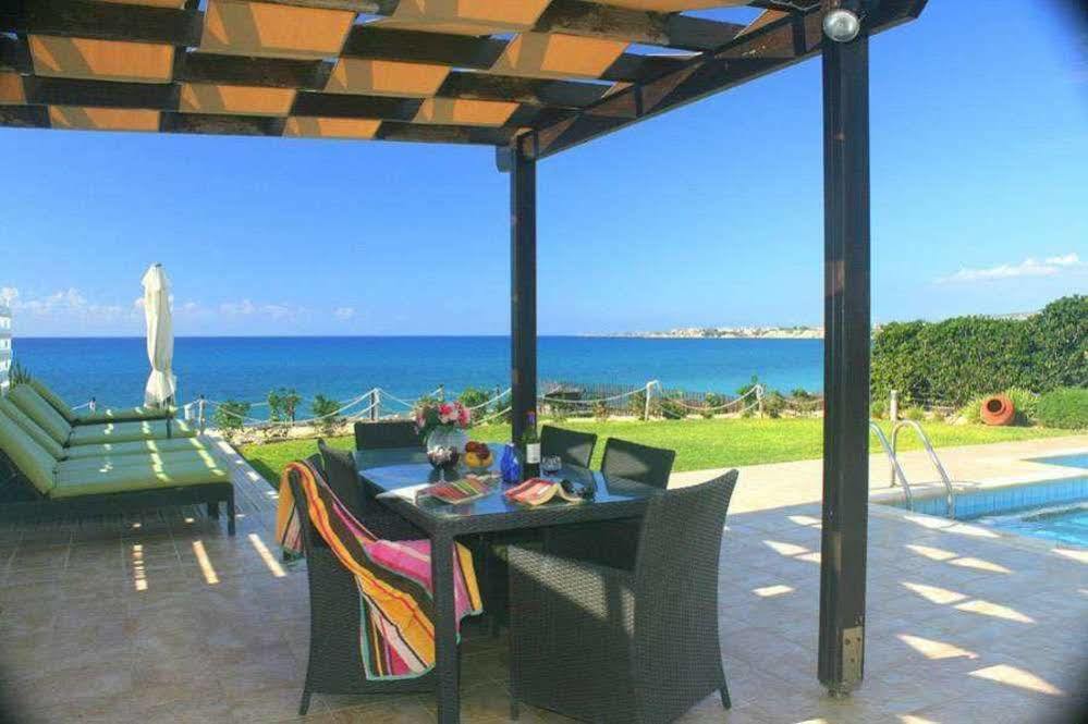Blue Coral Beach Villas Paphos Exterior photo