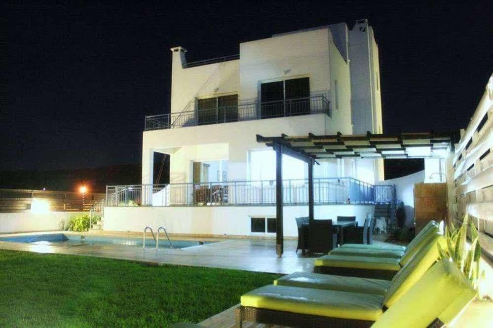 Blue Coral Beach Villas Paphos Exterior photo