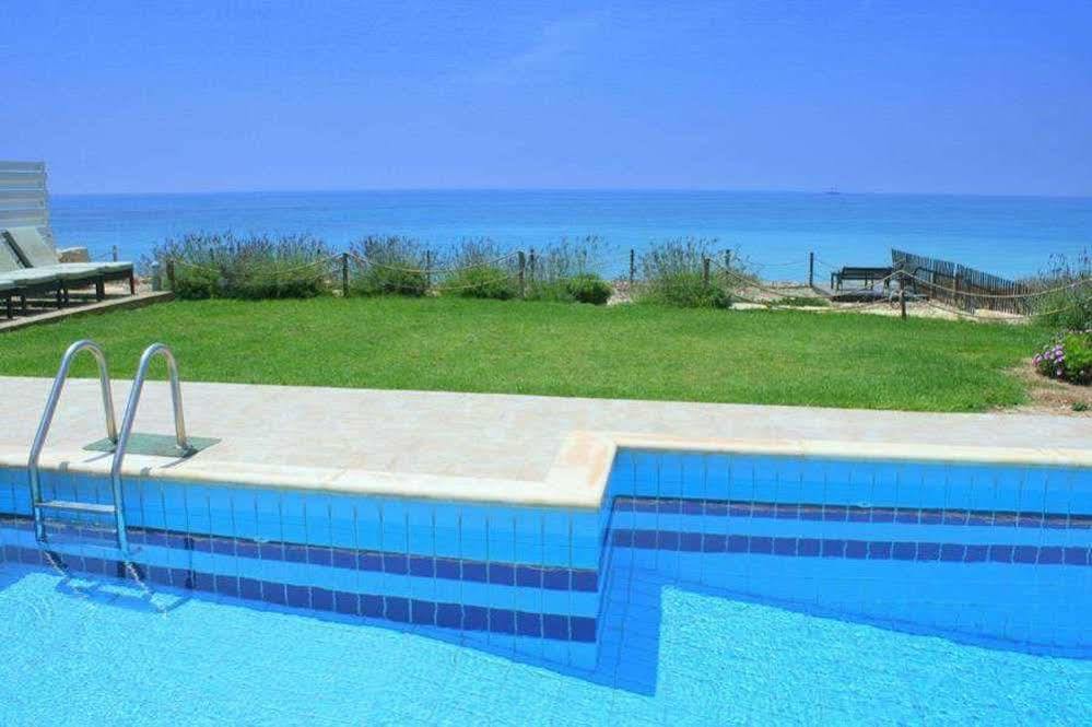 Blue Coral Beach Villas Paphos Exterior photo