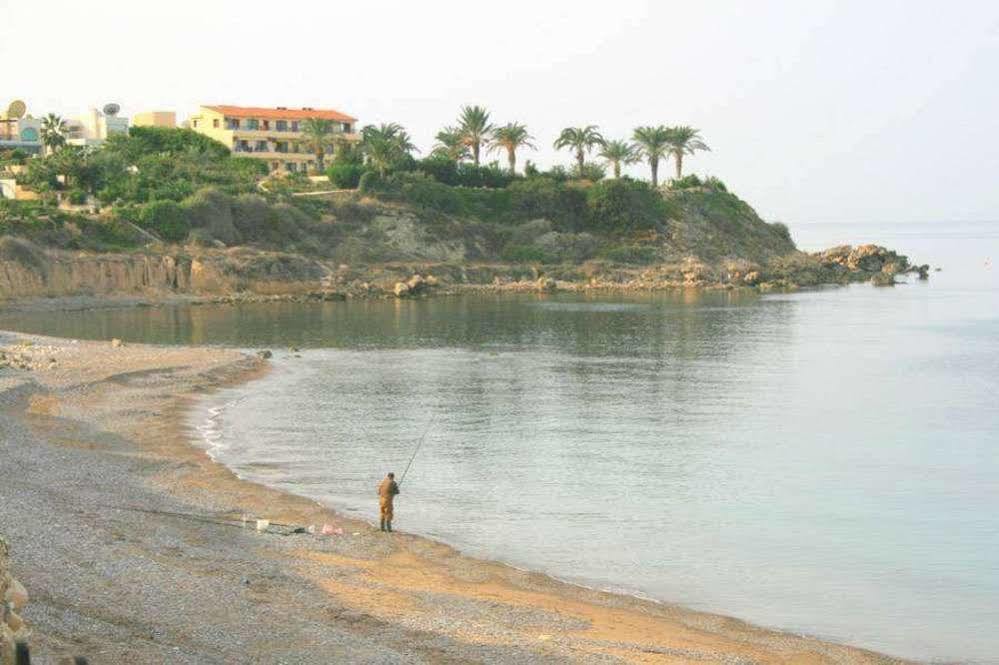 Blue Coral Beach Villas Paphos Exterior photo